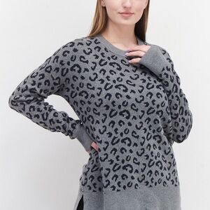 NWT Eddie Bauer Animal Print Sweater Size Medium